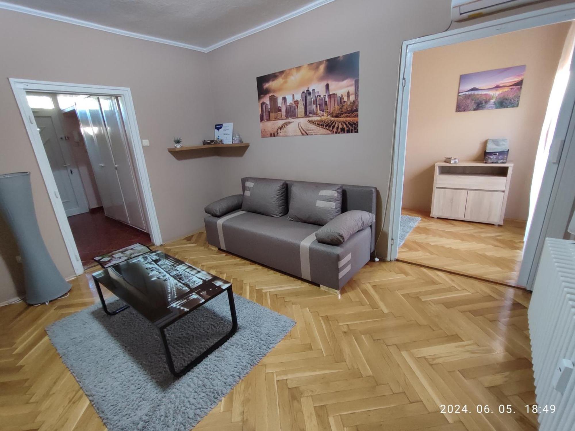 Startpont Apartman Pécs Exterior foto